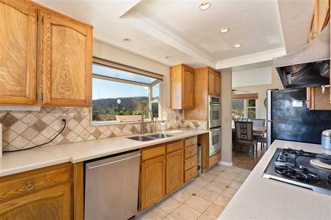 2147 Camino Dr, Escondido, CA 92026 photo 5