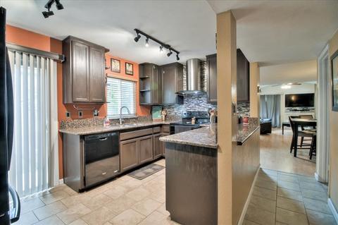 10390 Claudia Ln, Santee, CA 92071 photo 14