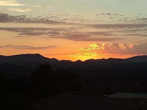 2559 Summit Dr, Escondido, CA 92025 photo 1
