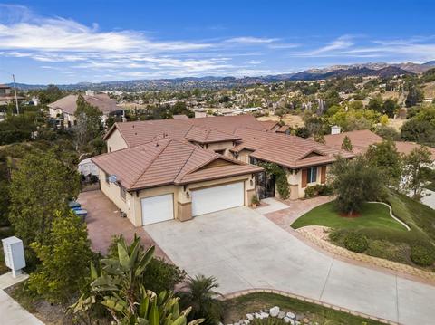 908 Bellagio, Escondido, CA 92027 photo 2