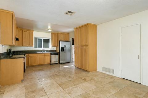 3919 Celeste Dr, Oceanside, CA 92056 photo 4