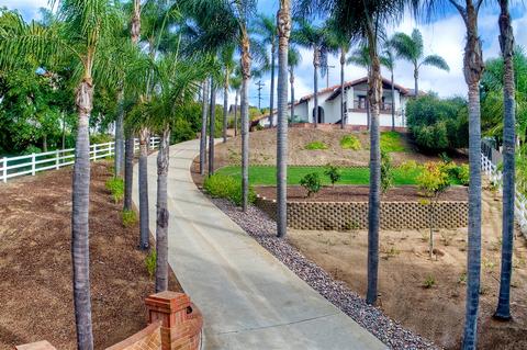 311 Rockhill Rd, Vista, CA 92084 photo 1