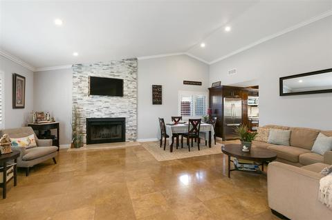 812 Oleander Pl, Escondido, CA 92027 photo 2