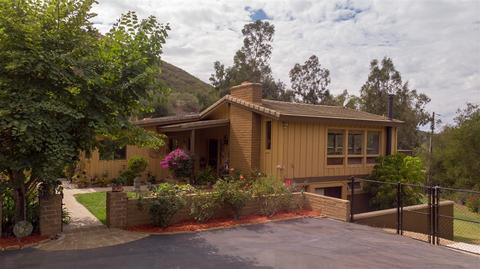 9151 Mount Israel Rd, Escondido, CA 92029 photo 2
