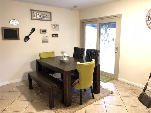 1180 Roosevelt St, Escondido, CA 92027 photo 2