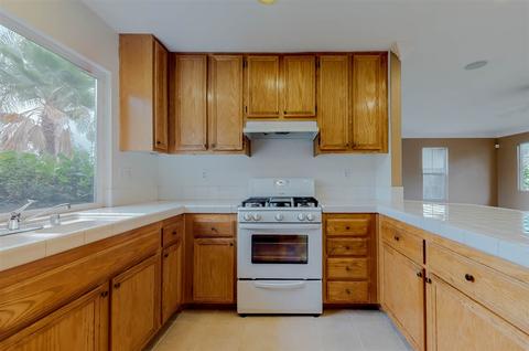825 Socin Ct, Escondido, CA 92027 photo 7