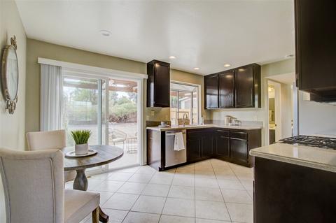 1444 Eastview Ct, Oceanside, CA 92056 photo 8