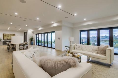 2695 Hidden Valley Rd, La Jolla, CA 92037 photo 7