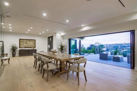 2695 Hidden Valley Rd, La Jolla, CA 92037 photo 12