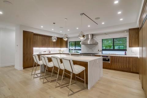 2695 Hidden Valley Rd, La Jolla, CA 92037 photo 9