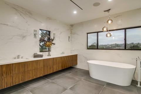 2695 Hidden Valley Rd, La Jolla, CA 92037 photo 18