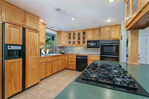1649 Elevado Rd, Vista, CA 92084 photo 4