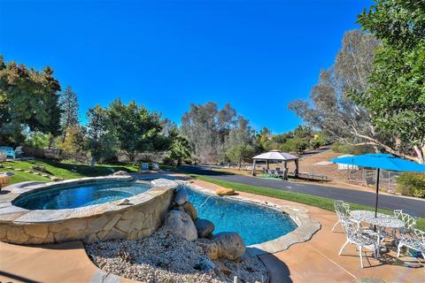 1738 Green Briar Cir, Fallbrook, CA 92028 photo 3