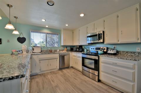 1738 Green Briar Cir, Fallbrook, CA 92028 photo 9