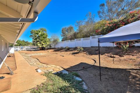 1738 Green Briar Cir, Fallbrook, CA 92028 photo 5