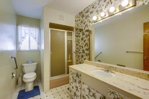 975 W 2nd Ave, Escondido, CA 92025 photo 19