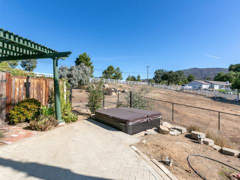 707 Hale Dr, Alpine, CA 91901 photo 1