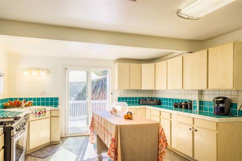 1089 Crest View Rd, Vista, CA 92081 photo 9