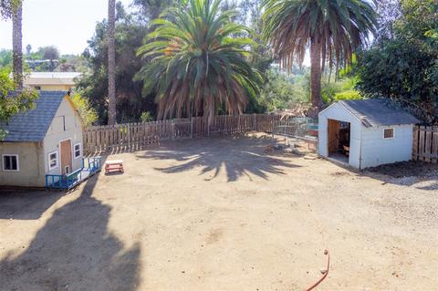 1089 Crest View Rd, Vista, CA 92081 photo 24