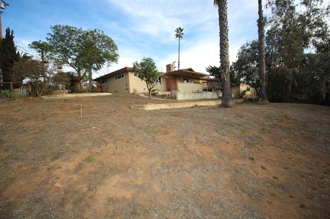 624 Hillside Ter, Vista, CA 92084 photo 3