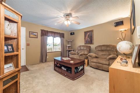 12955 Gate Dr, Poway, CA 92064 photo 3