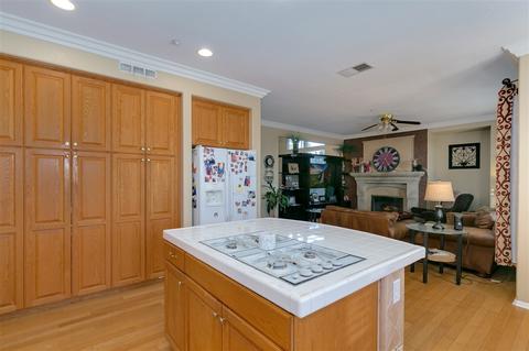 9821 Apple St, Spring Valley, CA 91977 photo 8
