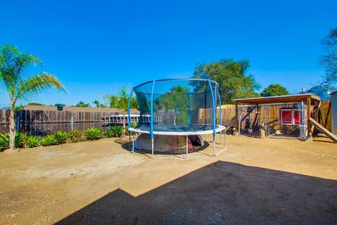 1586 Sunrise Dr, Vista, CA 92084 photo 25