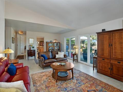 10858 Avenida Roberta, Spring Valley, CA 91978 photo 4