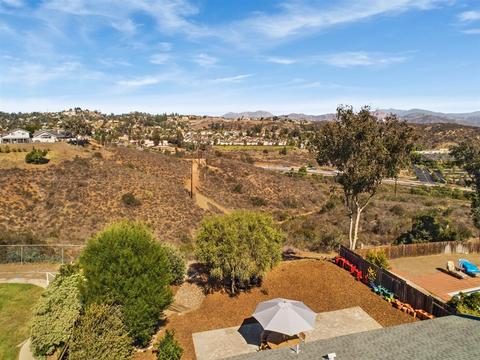10858 Avenida Roberta, Spring Valley, CA 91978 photo 19
