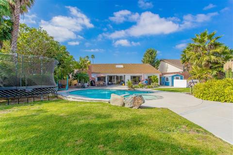 2397 Carriage Cir, Oceanside, CA 92056 photo 4