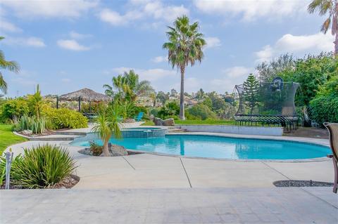 2397 Carriage Cir, Oceanside, CA 92056 photo 2