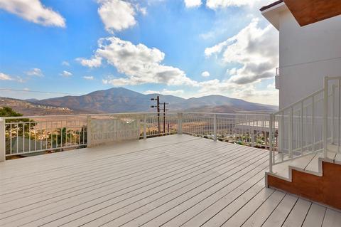 9860 Apple St, Spring Valley, CA 91977 photo 2