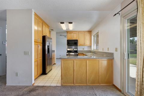 268 Owetzal Ln, Riverside, CA 92507 photo 6