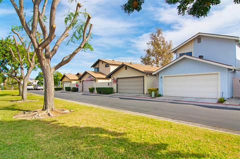 10379 Rochelle Ln, Santee, CA 92071 photo 4