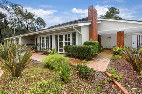 8215 Caminito Lacayo, La Jolla, CA 92037 photo 22