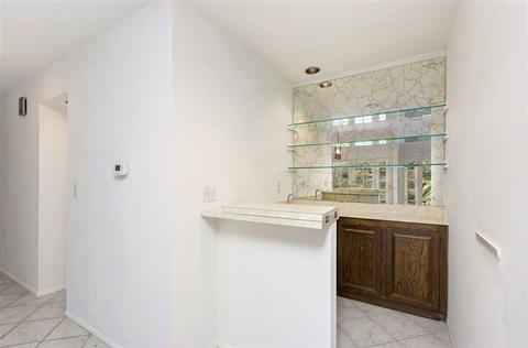 8215 Caminito Lacayo, La Jolla, CA 92037 photo 12