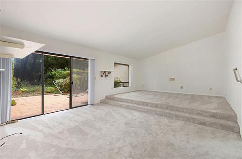 8215 Caminito Lacayo, La Jolla, CA 92037 photo 5