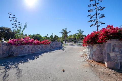 1262 Horsemill Rd, El Cajon, CA 92021 photo 3