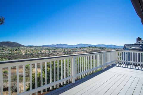 2268 Esplendido Ave, Vista, CA 92084 photo 1
