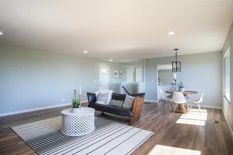 2268 Esplendido Ave, Vista, CA 92084 photo 4