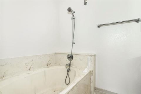 569 E St #19, Chula Vista, CA 91910 photo 13