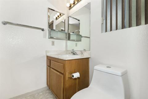 569 E St #19, Chula Vista, CA 91910 photo 12