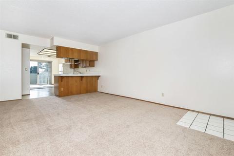 569 E St #19, Chula Vista, CA 91910 photo 2
