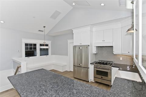 538 E Ave #B, Coronado, CA 92118 photo 2