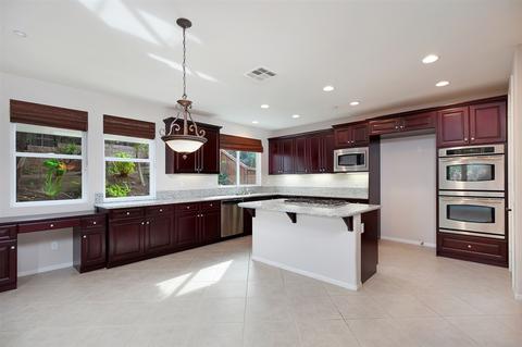 2518 Vendimia Ct, Vista, CA 92084 photo 9