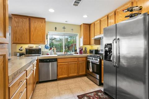 223 Cedar Gln, Escondido, CA 92025 photo 10