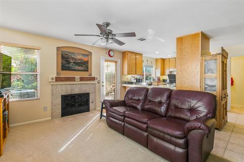 223 Cedar Gln, Escondido, CA 92025 photo 4