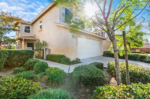 223 Cedar Gln, Escondido, CA 92025 photo 2