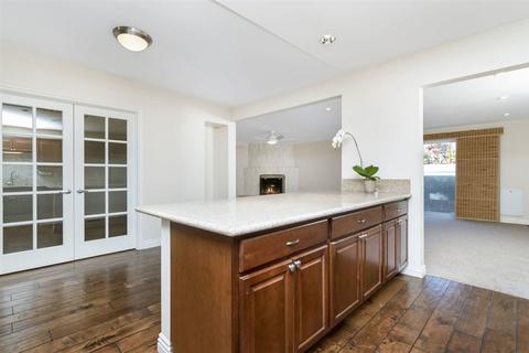 546 Clarence Ln, Escondido, CA 92029 photo 5