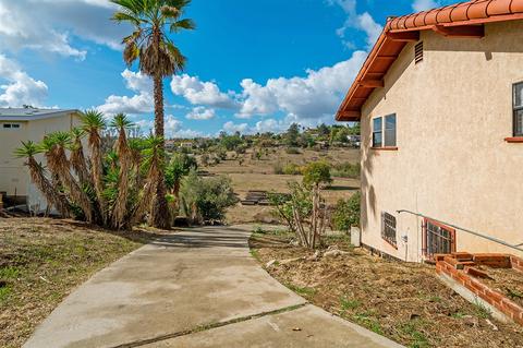1141 Morro Rd, Fallbrook, CA 92028 photo 4
